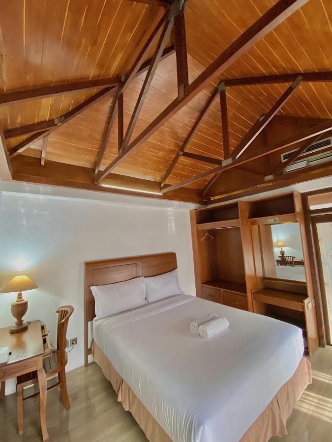 Chrome Hotel & Resort Solo Colomadu Luaran gambar