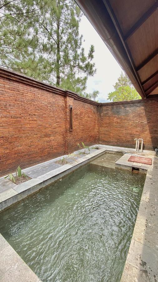 Chrome Hotel & Resort Solo Colomadu Luaran gambar