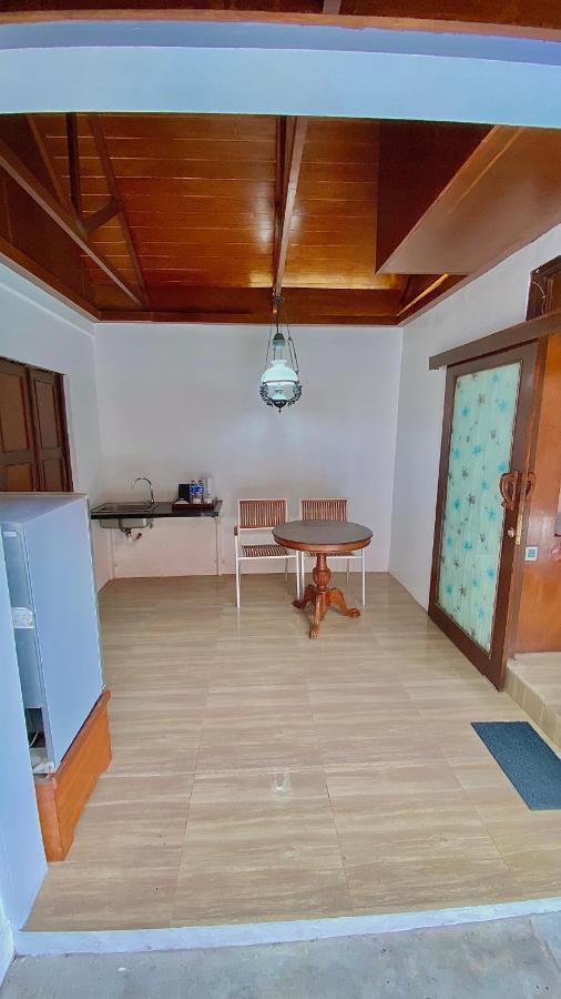Chrome Hotel & Resort Solo Colomadu Luaran gambar