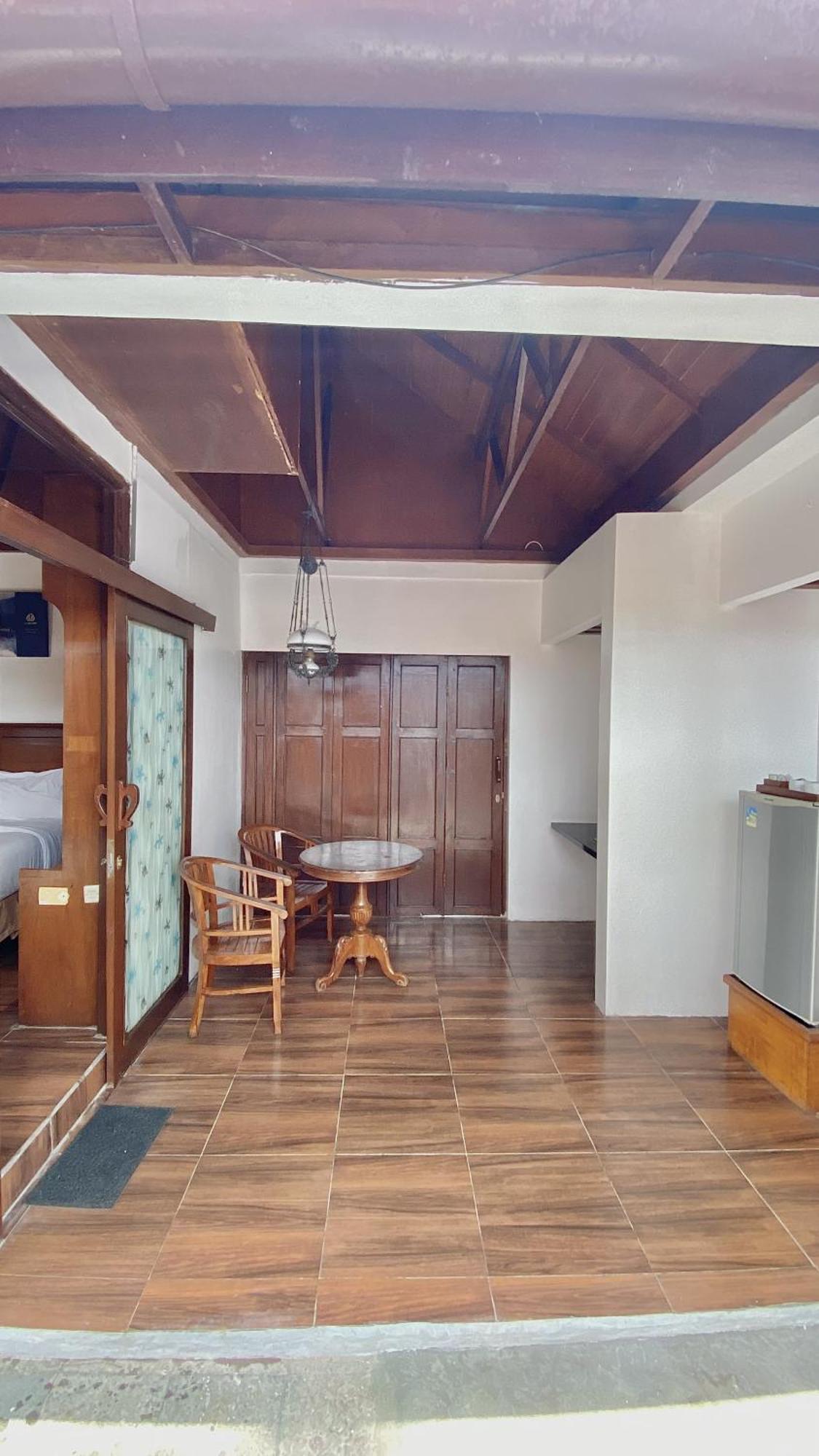 Chrome Hotel & Resort Solo Colomadu Luaran gambar