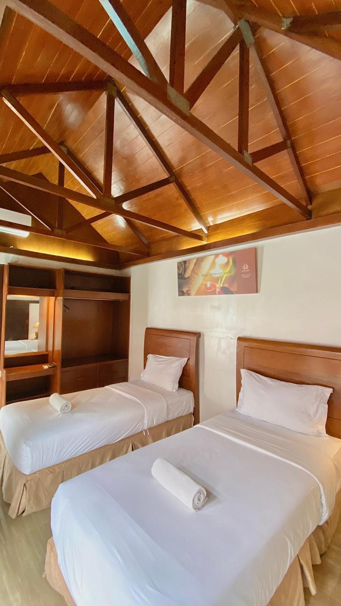 Chrome Hotel & Resort Solo Colomadu Luaran gambar