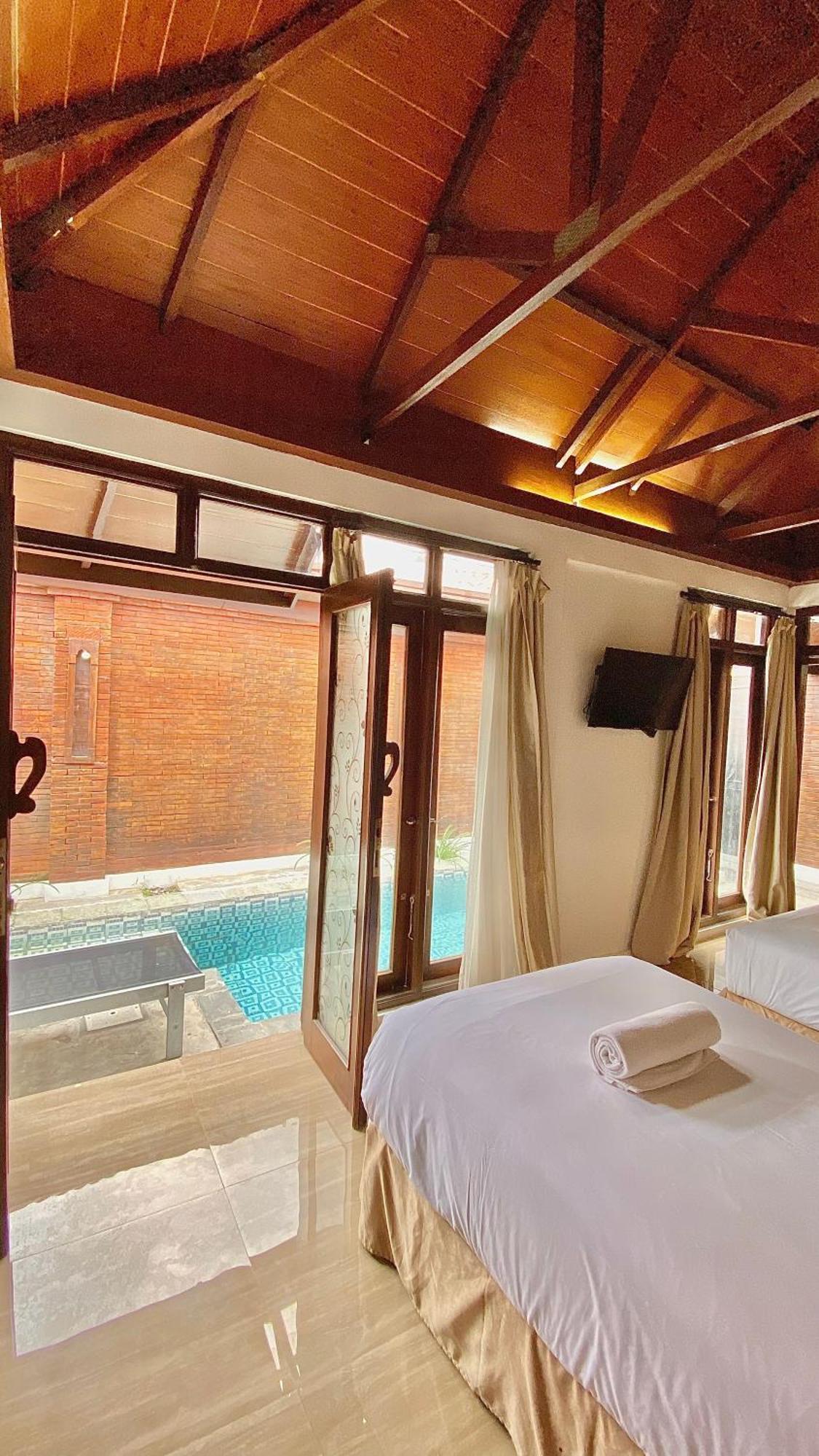 Chrome Hotel & Resort Solo Colomadu Luaran gambar